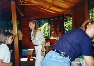 990905c.jpg (20970 Byte)