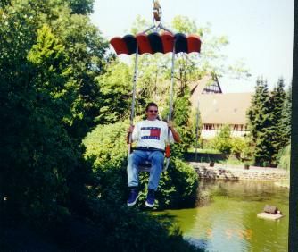 990905d.jpg (24124 Byte)